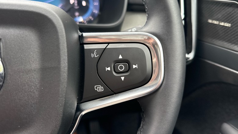 Volvo XC40 2.0 B3P Ultra Dark 5dr Auto Petrol Estate